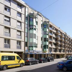 Appartement de 4 pièces au 2ème étage dans un immeuble avec ascenseur.