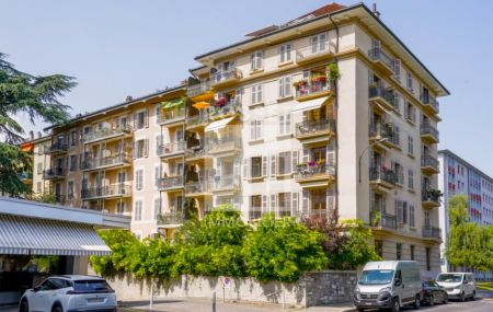 Appartement de 4 pièces traversant au 5ème étage
