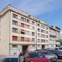 Appartement de 3,5 pièces situé au 1er étage dans un immeuble proche de toutes les commodités.