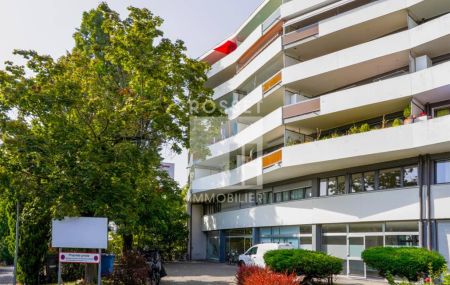 Appartement de 2 pièces au 4ème étage situé dans un immeuble avec ascenseur et proche de toutes les commodités