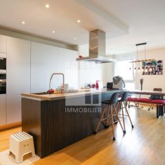 Appartement de 5 pièces au 3ème étage avec ascenseur