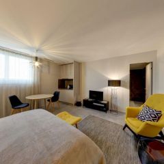 RÉSIDENCE MEUBLÉE "PETITE COUR" STUDIOS AVEC SERVICES HÔTELIER