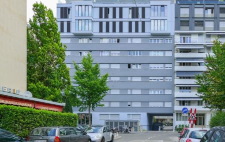Appartement de 3 pièces, 52 m2 environ, au 6ème étage.