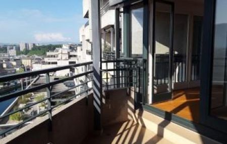 Appartement 6 pièces - Rue de Saint-Jean 74 Genève