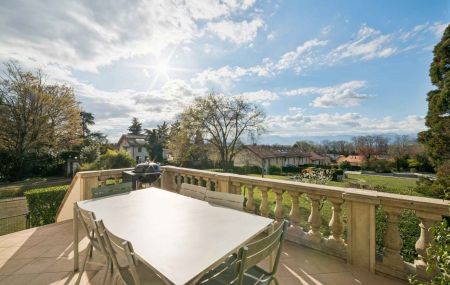 Maison de charme de 8 pièces avec vue lac à Vésenaz