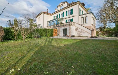 Maison de charme de 8 pièces avec vue lac à Vésenaz