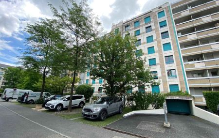 Appartement de 5 pièces avec loggia au Petit-Lancy