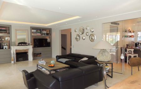 Magnifique villa individuelle avec piscine à Thônex Villette