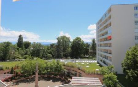 Appartement de 6,5 pièces avec 2 loggias à Versoix