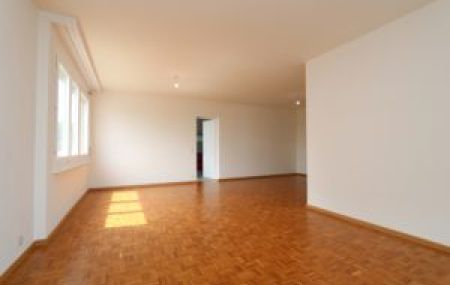 Appartement de 6,5 pièces avec 2 loggias à Versoix