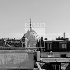 Attique de 4 pièces traversant avec deux terrasses et vue dégagée sur la ville