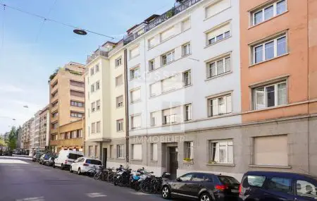 Appartement de 4.5 pièces au 4ème étage dans un immeuble avec ascenseur en plein coeur des Eaux-Vives