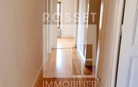Appartement 3 pièces au 2ème étage d'environ 55 m2