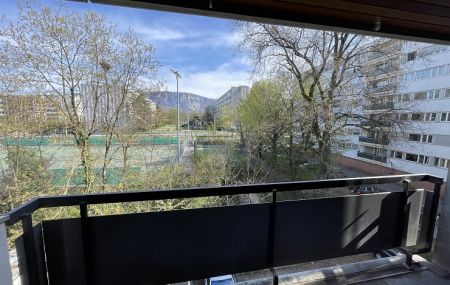 Quartier de Grand-Lancy, appartement de 4,5 pièces traversant