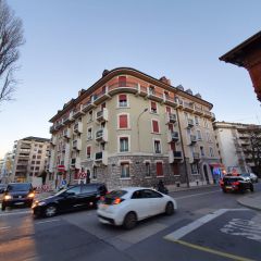 Bel appartement de 5 pièces au rez-de-chaussée sans balcon
