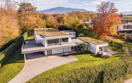 Magnifique villa contemporaine avec piscine et vue lac à Hermance