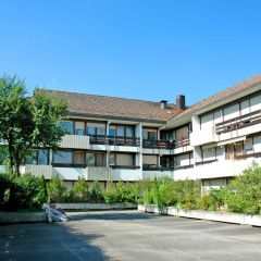 Appartement de 4 pièces au 2ème étage. 57 m2 environ.