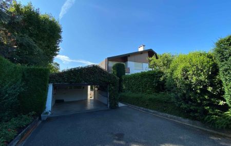 Villa individuelle de 7 pièces avec piscine à Vésenaz